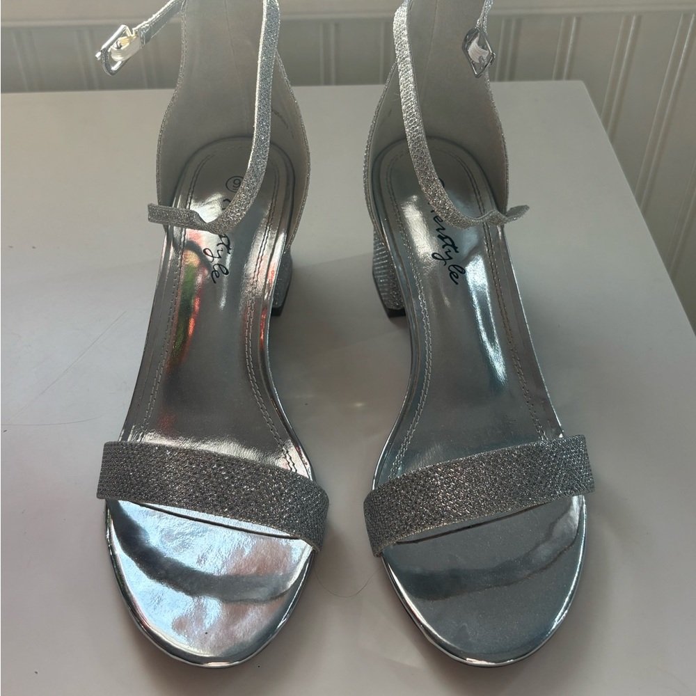 Elegant Silver Women's Sandals